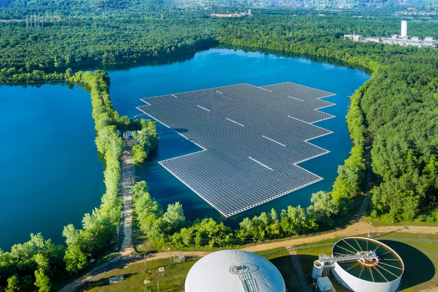Floating solar farms - Technology Reshaping the Energy Sector